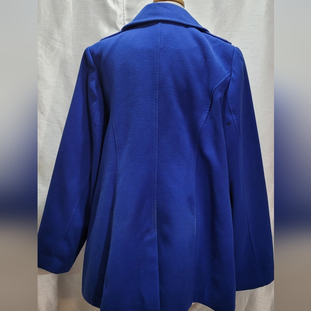 Women's Jacket - Picture 4 of 6